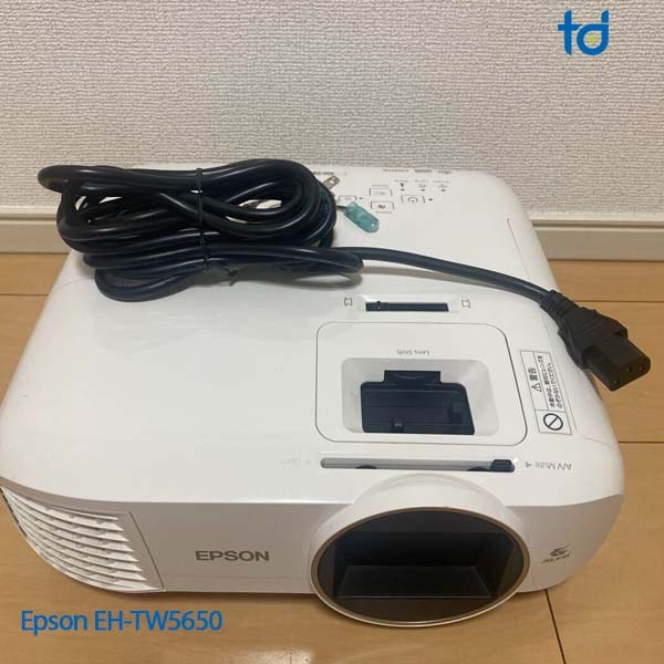 3-may chieu cu Epson EH-TW5650
